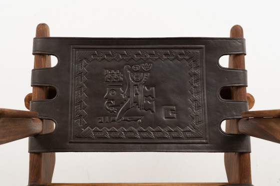 Image 1 of Fauteuil lounge par Angel Pazmino
