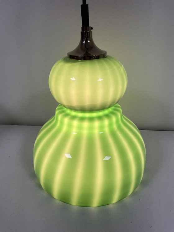Image 1 of Rara lámpara colgante de cristal verde de Peill & Putzler de la década de 1960