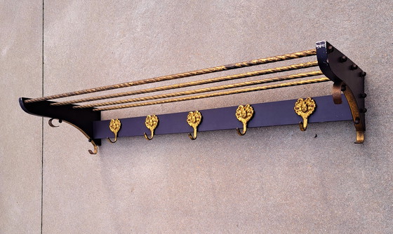 Image 1 of Perchero clásico francés con espacio de almacenamiento