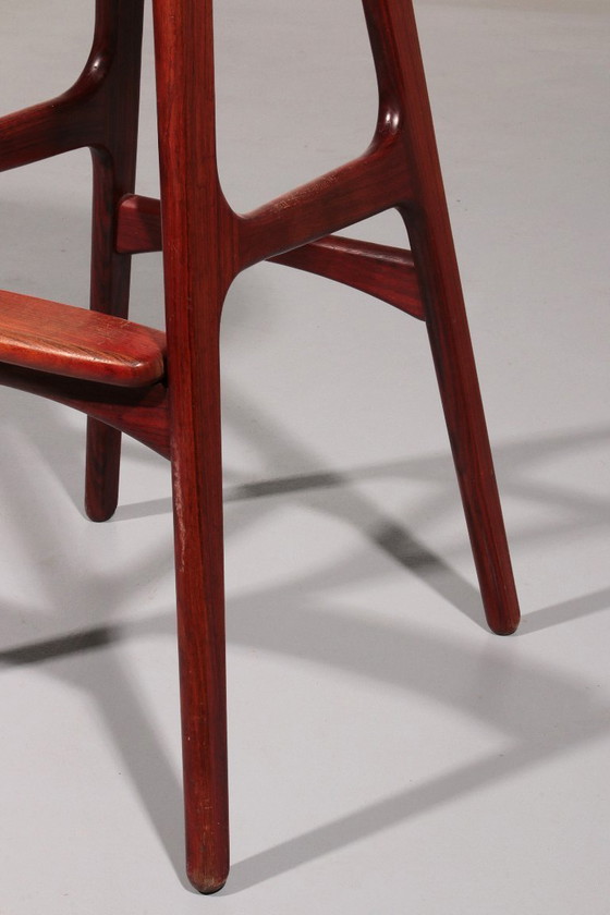 Image 1 of Tabouret de bar moderne danois en bois et cuir OD-61 par Erik Buch pour Oddense møbelfabrik, 1964