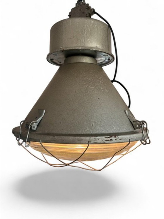 Robust Vintage Industrial Pendant Lamp 1978 From Poland – mesko, Aluminium, Metal (photo 4 of 5)