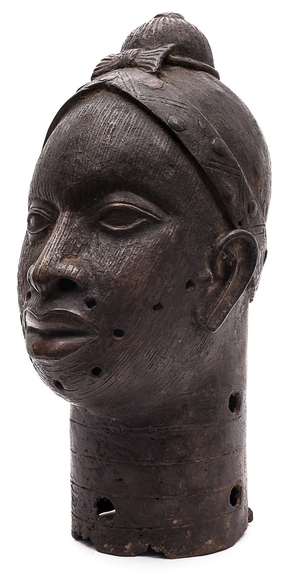 Image 1 of Bronzen kop