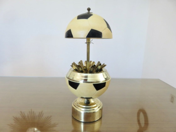 Distributore di sigarette "pallone da calcio" carillon, 1960 – Oggetti decorativi, Plastic (photo 8 of 10)