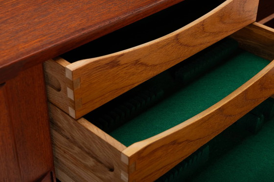 Highboard by Henry Rosengren Hansen for Brande Møbelindustri, Denmark 1960s – Sideboard, Scandinavian (photo 7 of 12)