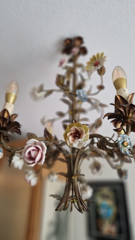 Image 1 of Italiaanse Kroonluchter met porseleinen roosjes