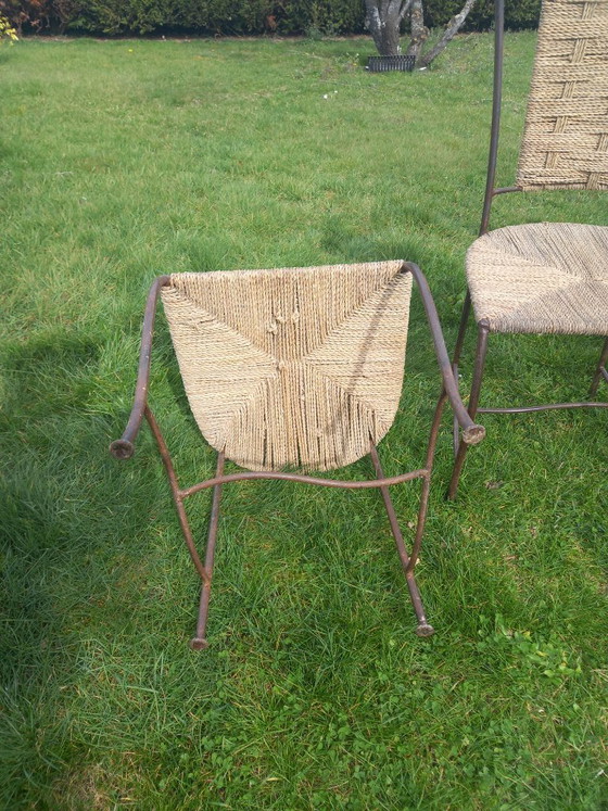 Image 1 of Set aus 4 schmiedeeisernen Stühlen mit Sitzflächen und Rückenlehnen aus geflochtenem Seil