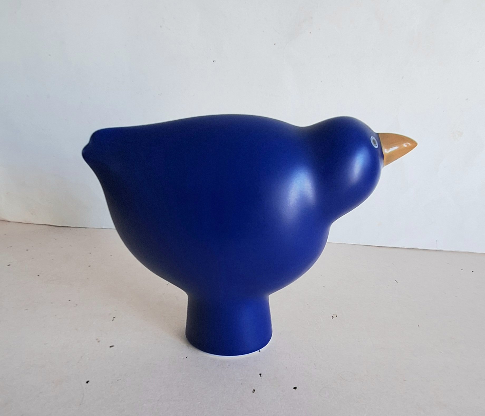 Arabia Finland pottery Parvi Bird Lisa. Design is by Howard Smith