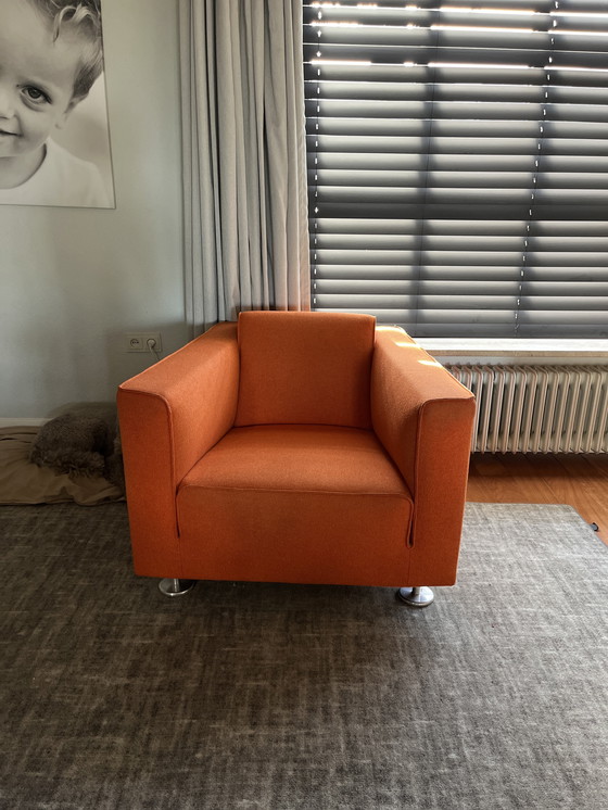 Image 1 of Deux magnifiques fauteuils orange Design en stock
