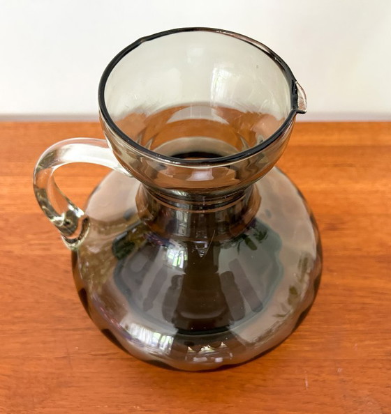 Image 1 of Vintage waterkan uit het midden van de vorige eeuw, gerookt glas