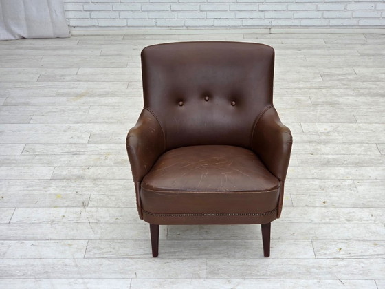 Image 1 of Dänischer Sessel aus den 1960er Jahren, Möbelleder, Beine aus Eschenholz.