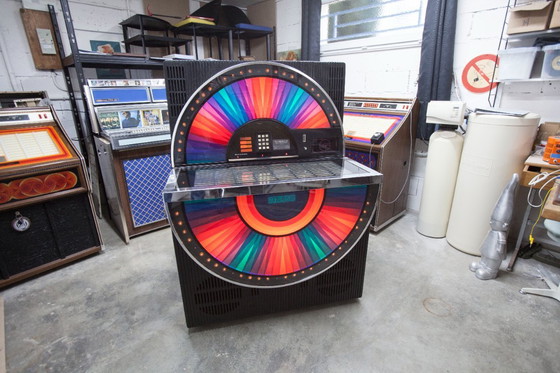 Image 1 of Gerestaureerde en onderhouden Seeburg Sunstar jukebox uit 1976 met 80 schijven en 160 nummers.