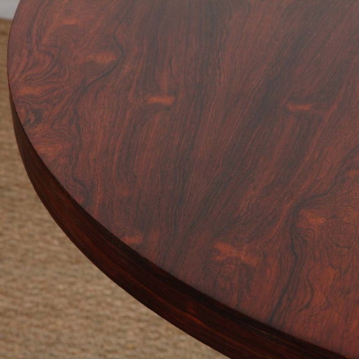 Round extendable dining table in Rio rosewood, 1960