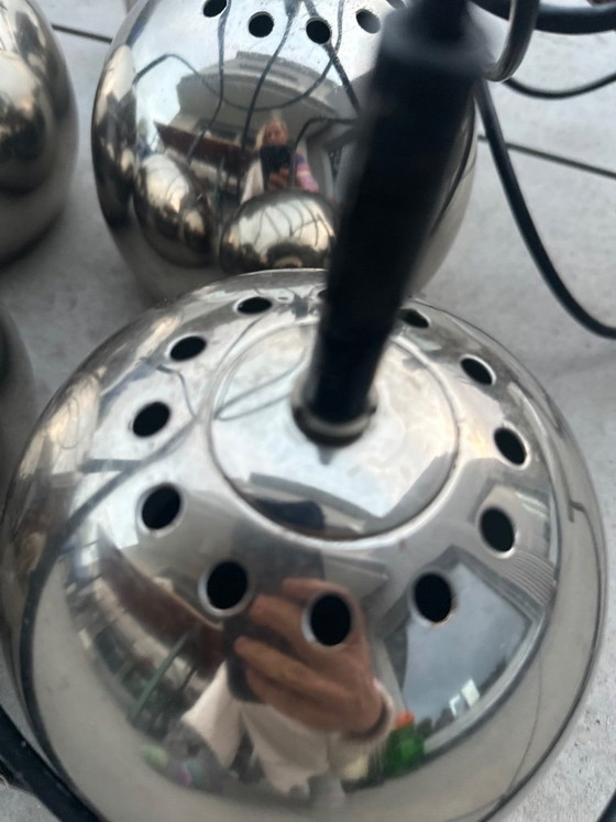 Pendelleuchte mit fünf sphärischen Chromschirmen, Pendelleuchten, Metall, Silber, Mid Century Modern (Foto 11 von 12)