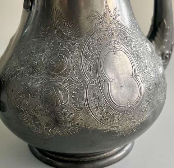 Image 1 of Antiguo juego de peltre con cuenco y jarra, finamente grabado, alrededor del siglo XIX.