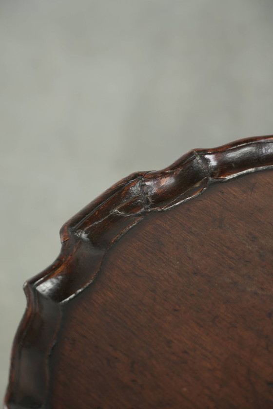 Image 1 of Elegant and subtle antique English wine table/plant/side table from the late 18th century