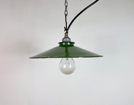 Industriële groene emaille lamp, jaren 1950