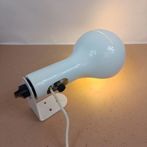 Joe Colombo Flash - Oluce - 2207 - Wall lamp.
