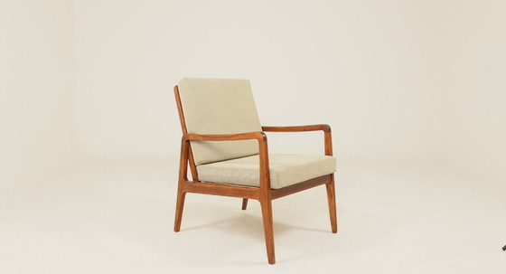 Image 1 of Poltrona vintage in velluto a coste color oliva con struttura in legno, design moderno di metà secolo, 1970