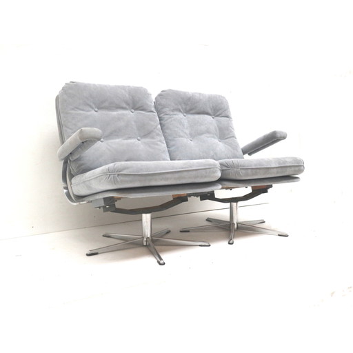 Canapé 2 places vintage avec revêtement en daim gris fabriqué dans les années 1970