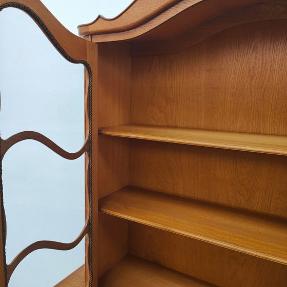 Image 1 of Vintage Queen Ann kast vitrinekast buffetkast servieskast