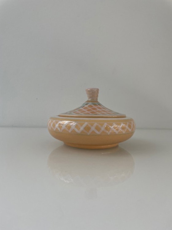 Image 1 of Caja de joyería pintada a mano en suaves tonos pastel