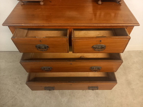 Image 1 of Coiffeuse avec miroirs taillés.