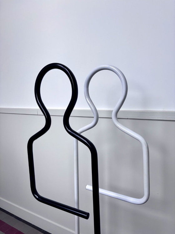Image 1 of Set van 2 Postmodern Dressboys / Valet Stands – Pierre Cardin Stijl – Jaren 80 Pop Art (Zwart & Wit)