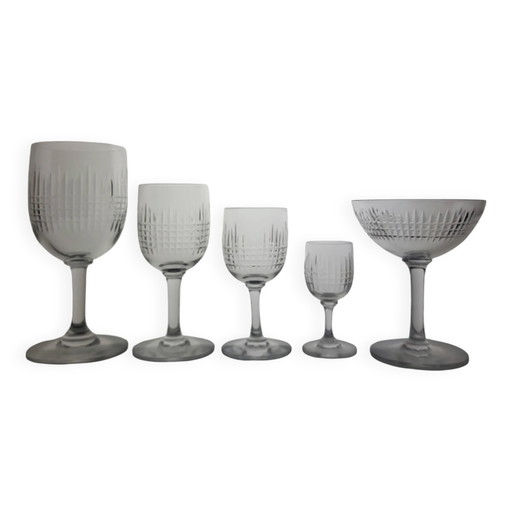 Servizio di 30 bicchieri in cristallo Baccarat, modello Nancy
