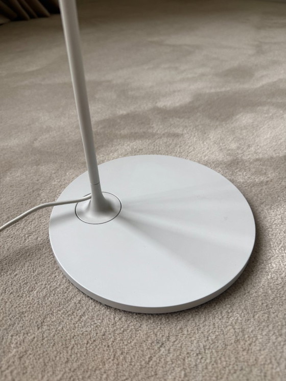 Image 1 of Lumina Flo desk lamp white