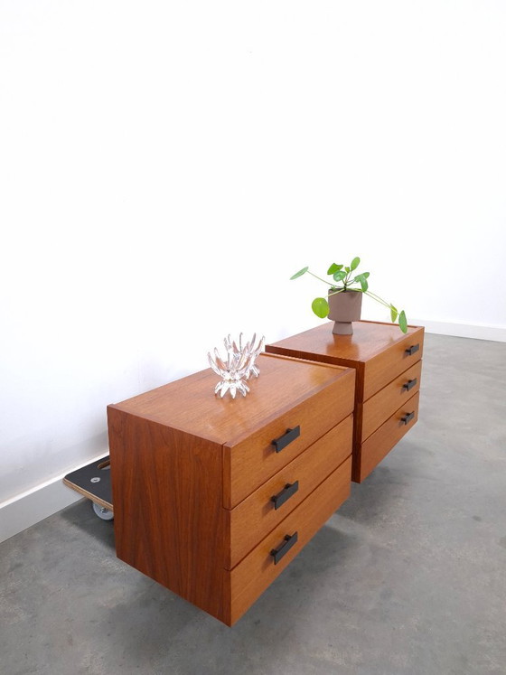 Image 1 of Set teak zwevende nachtkastjes met lades Denemarken