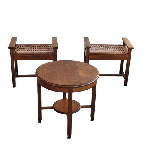 Conjunto de dos sillas bajas y mesa de centro de la Escuela de Ámsterdam.