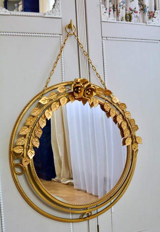 Vintage Hollywood Regency vergulde metalen rozenspiegel – sierlijke gouden decoratie