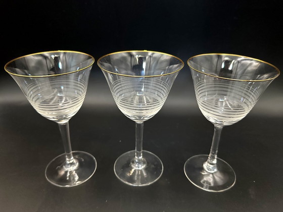 Image 1 of 3 copas de vino Art Déco de los años 40 con borde dorado