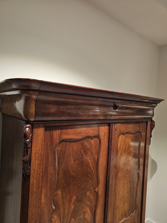 Image 1 of Antiguo armario holandés para ropa blanca con cajones, circa 1800 (transición a Biedermeier), muy buen estado.