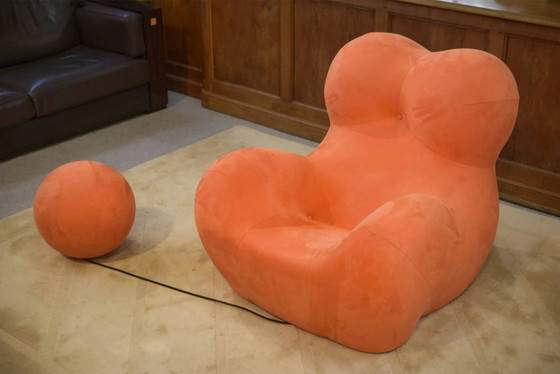 "Mamma" poltrona con poggiapiedi di Gaetano Pesce – Poltrone (photo 9 of 10)