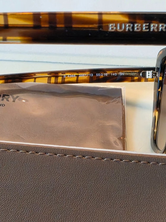 BURBERRY Tamsin Sonnenbrille – Dekorative Objekte, Andere (photo 3 of 5)