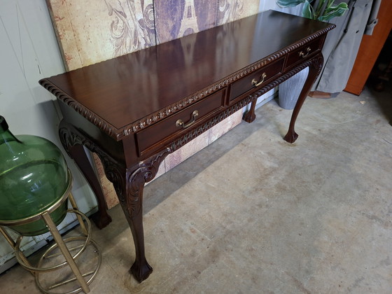 Image 1 of Classic side table, console table, or console with beautiful lion paws. Minor paint damage. Dimensions: 136x41cm and 76cm high.