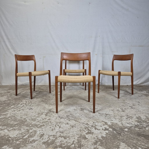 Niels Møller modèle 77 chaises de salle à manger vintage teck papercord
