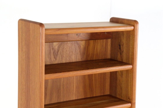 Image 1 of Petit meuble vintage danois en teck