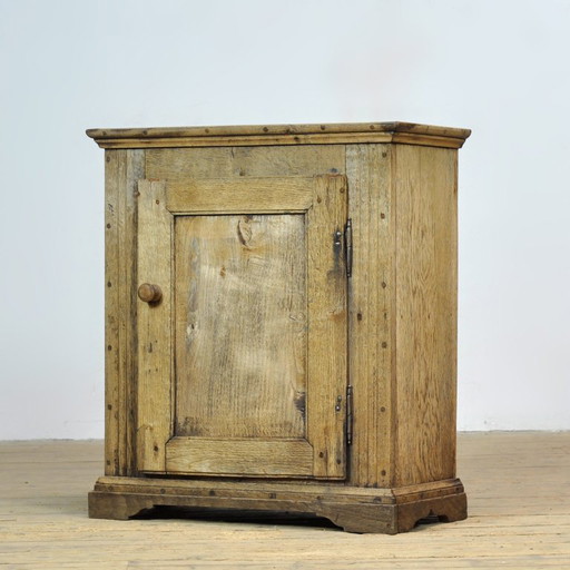 Petit meuble en chêne, vers 1820