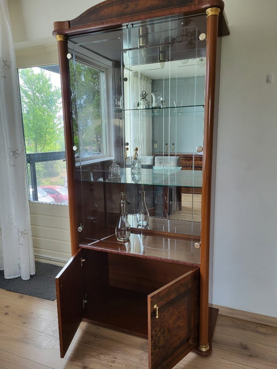 Image 1 of Luxe Italiaanse Vitrinekast | Hoogglans Wortelhout | 200cm