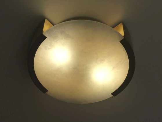 Image 1 of Plafonnier " Melange " grand modèle Laiton & Albâtre naturel by VISUAL COMFORT design Kelly Wearstler