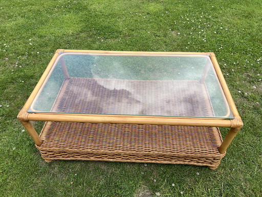 Table basse en osier vintage très mignonne