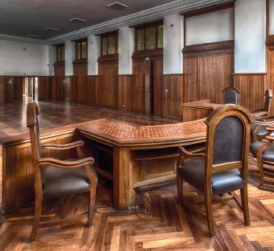 Image 1 of 2 sedie storiche del Presidente della Corte di Hasselt