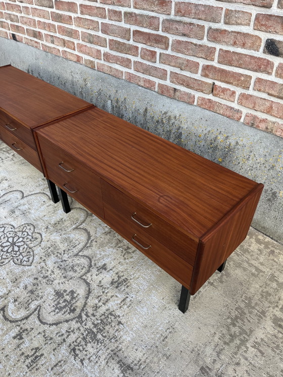 Image 1 of Vintage teakhouten lowboard tv-meubel