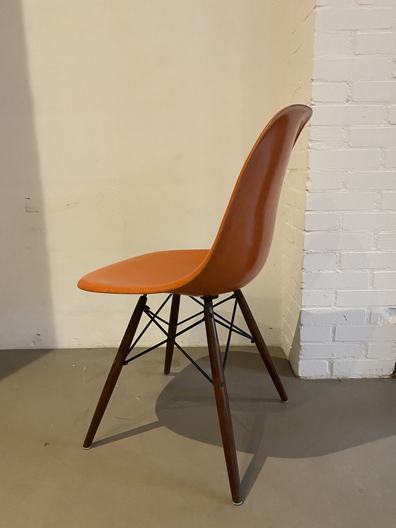 Image 1 of Eames Herman Miller glasvezel kuipstoel