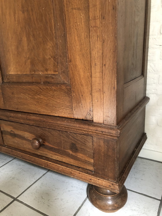 Image 1 of Stilvoller antiker Eichenschrank in Top-Zustand