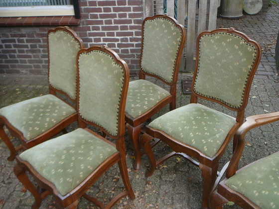 Image 1 of 6 antike Eichen-Esszimmerstühle 2 mit Armlehne Grüner Samtüberzug