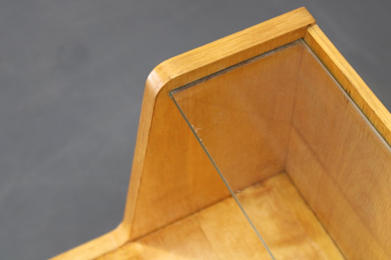 Image 1 of Nachtkastjes en ladekast met glazen legplank uit 1960, Tsjecho-Slowakije