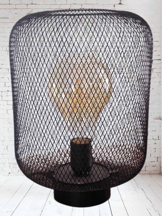 Image 1 of Metal industrial-style lamp